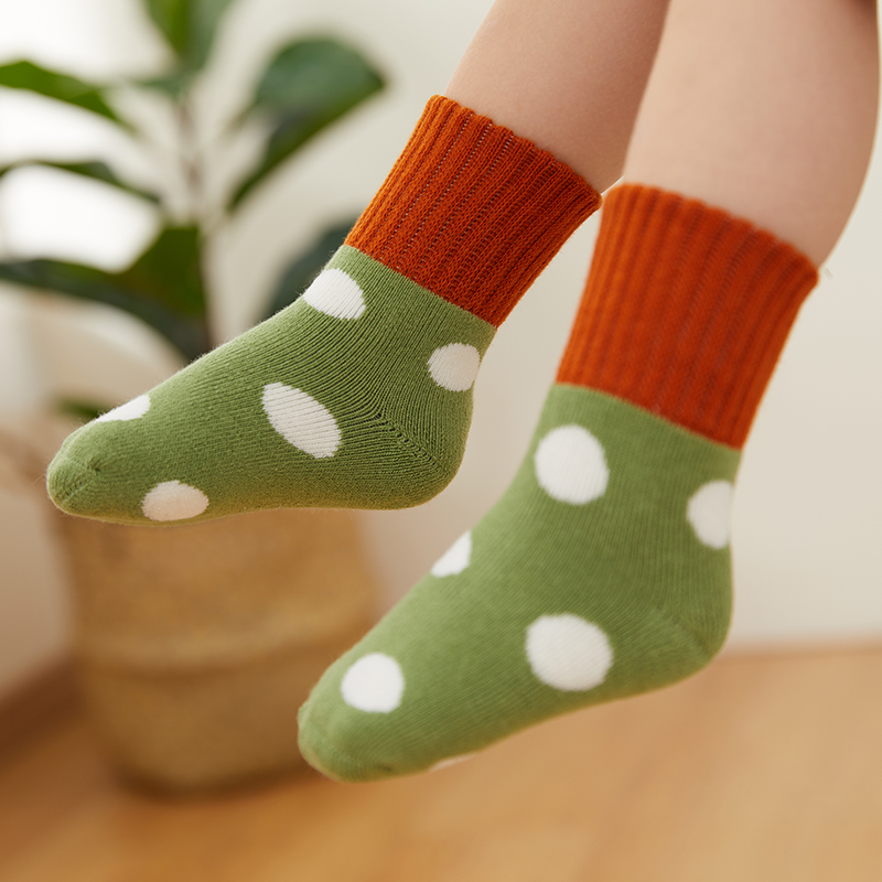 温暖包裹小腳，可愛兒童襪 0-5歲