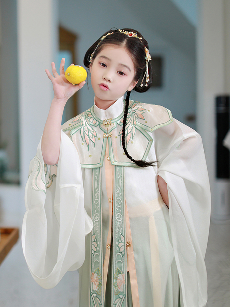 小光輝明制大襟套裝中國風兒童漢服