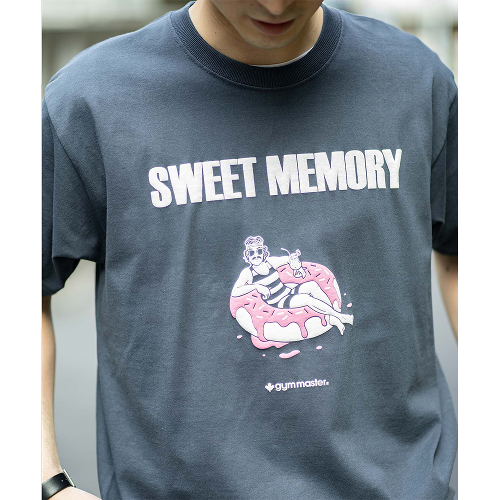 gym master SWEET MEMORY甜甜圈大叔趣味印花純棉T恤 粉色